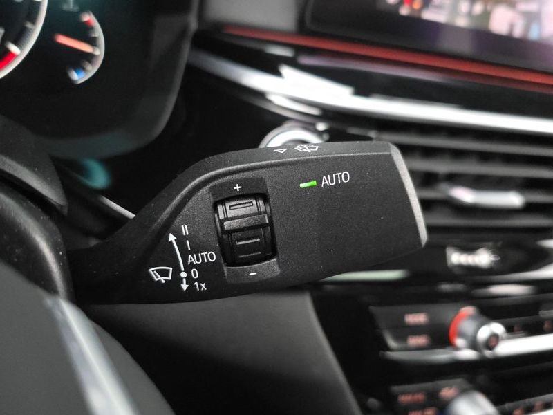 2019 BMW 5 Series 520i Luxury photo 27
