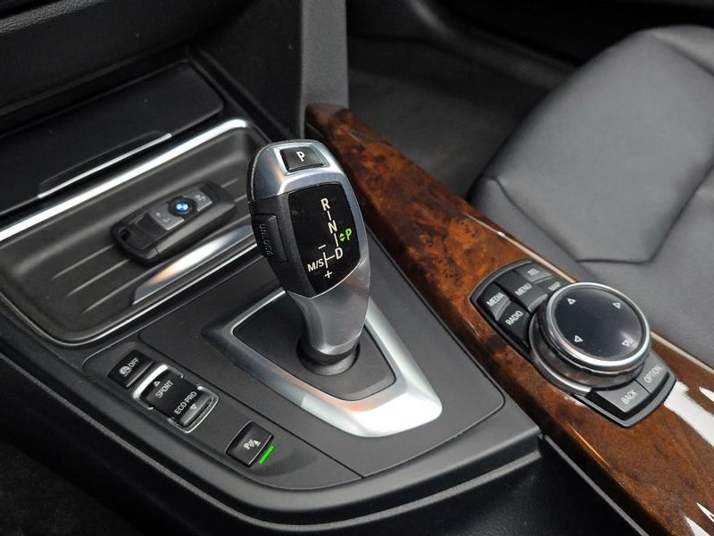 2014 BMW 3 Series GT 320d photo 9