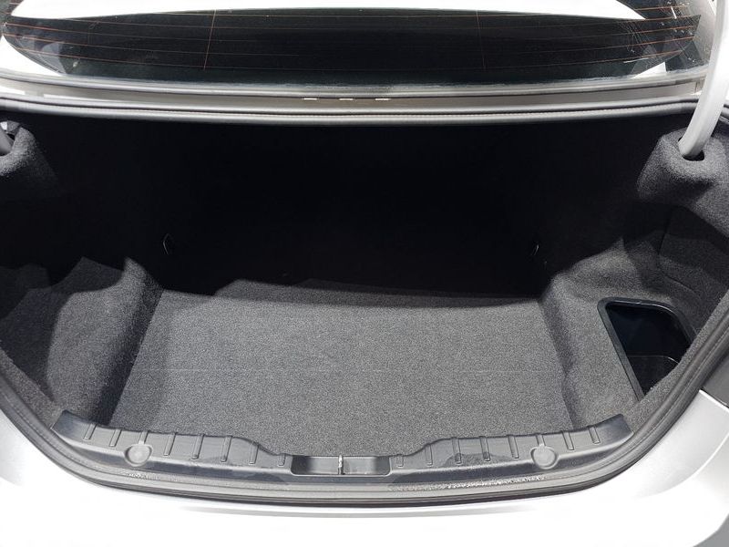 2012 BMW 5 Series 525d xDrive photo 18
