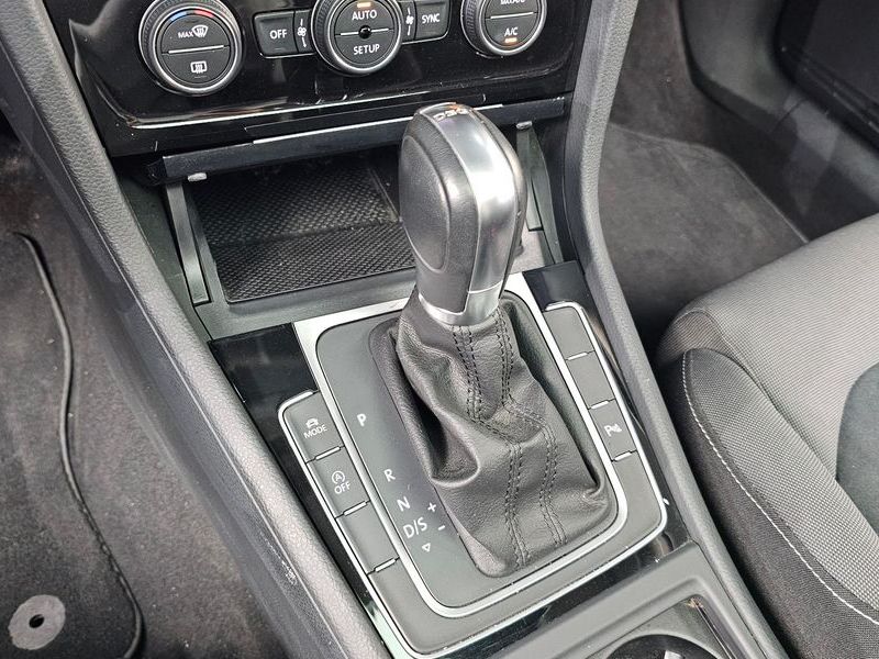 2014 Volkswagen Golf 1.4 TSI photo 9