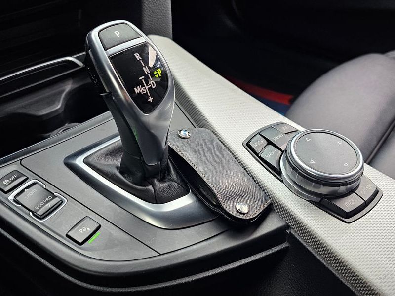 2016 BMW 3 Series 320d M Sport photo 9