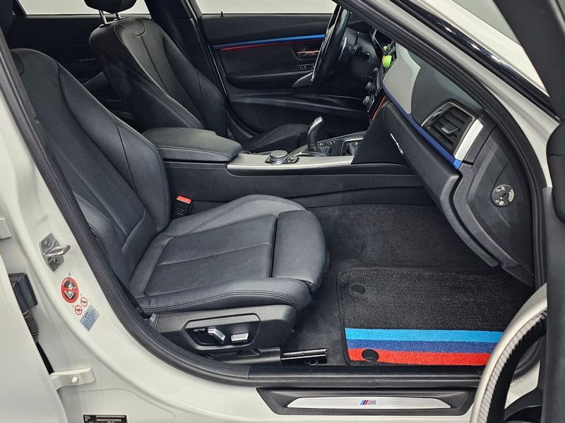 2016 BMW 3 Series 320d M Sport photo 11