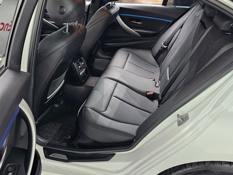 2016 BMW 3 Series 320d M Sport photo 12