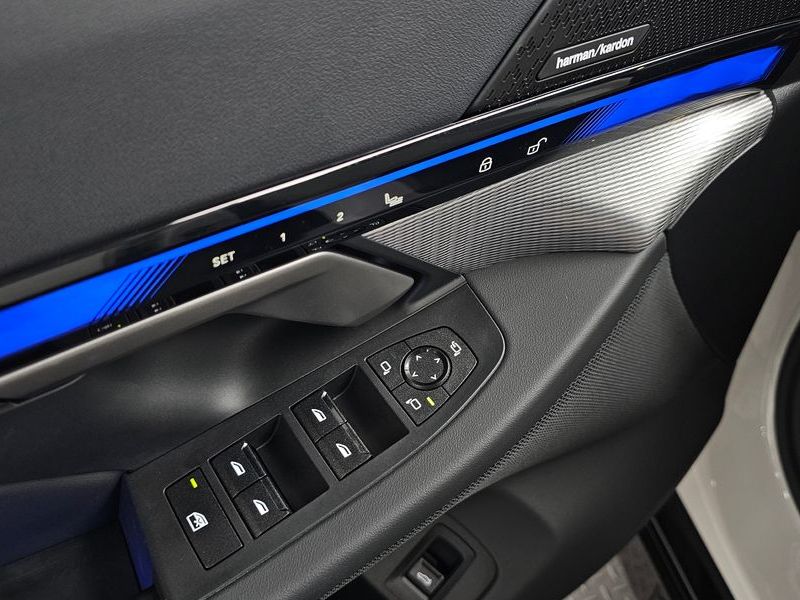 2025 BMW 5 Series 520i M Sport photo 20
