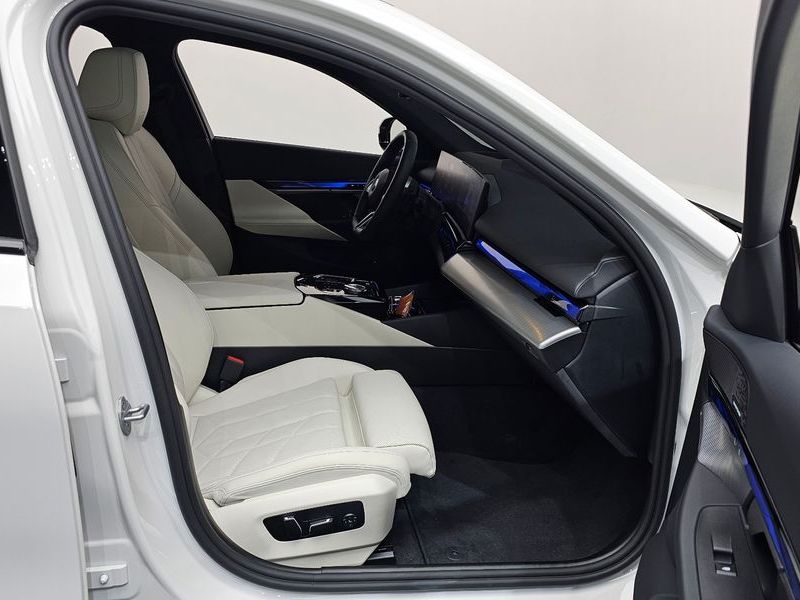 2025 BMW 5 Series 520i M Sport photo 26