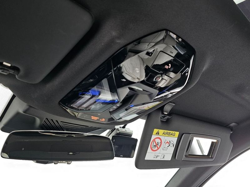 2025 BMW 5 Series 520i M Sport photo 27