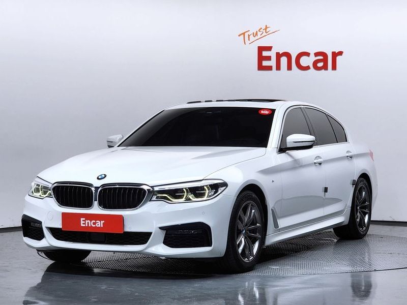2020 BMW 5 Series 520i M Sport photo 1