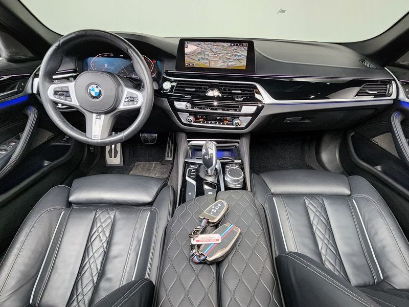 2020 BMW 5 Series 520i M Sport photo 7