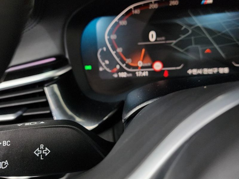 2020 BMW 5 Series 520i M Sport photo 28
