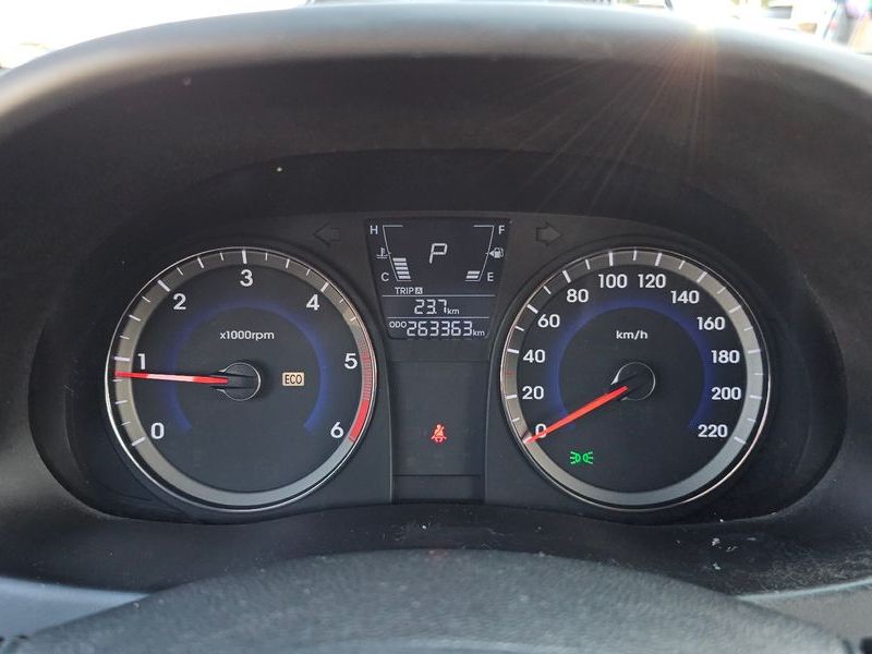 2013 Hyundai 엑센트 Diesel 1.6 VGT Premium photo 8