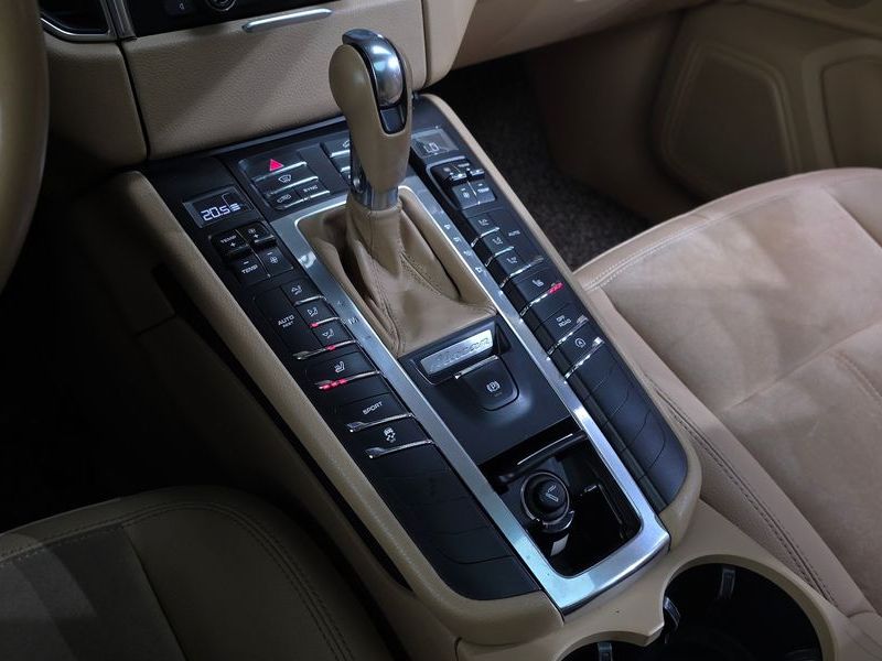 2015 Porsche Macan 2.0 95B photo 9