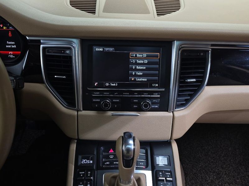 2015 Porsche Macan 2.0 95B photo 14