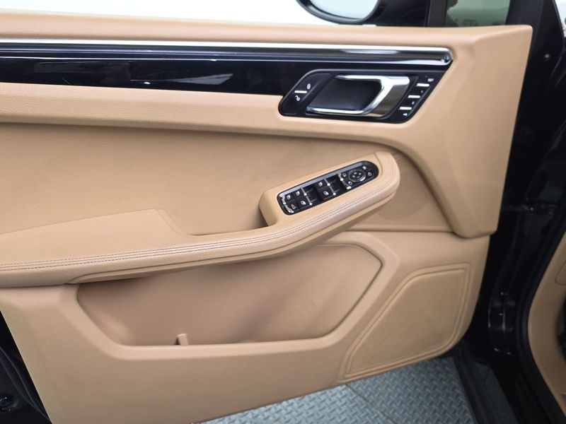 2015 Porsche Macan 2.0 95B photo 23