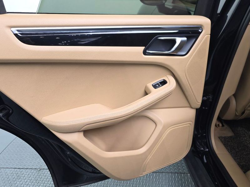 2015 Porsche Macan 2.0 95B photo 24