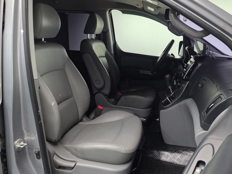 2016 Hyundai 그랜드 스타렉스 5-Seater VAN Modern photo 10