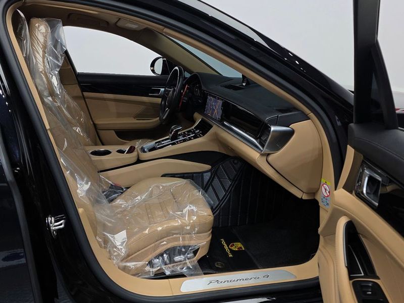 2018 Porsche Panamera 3.0 AWD photo 11