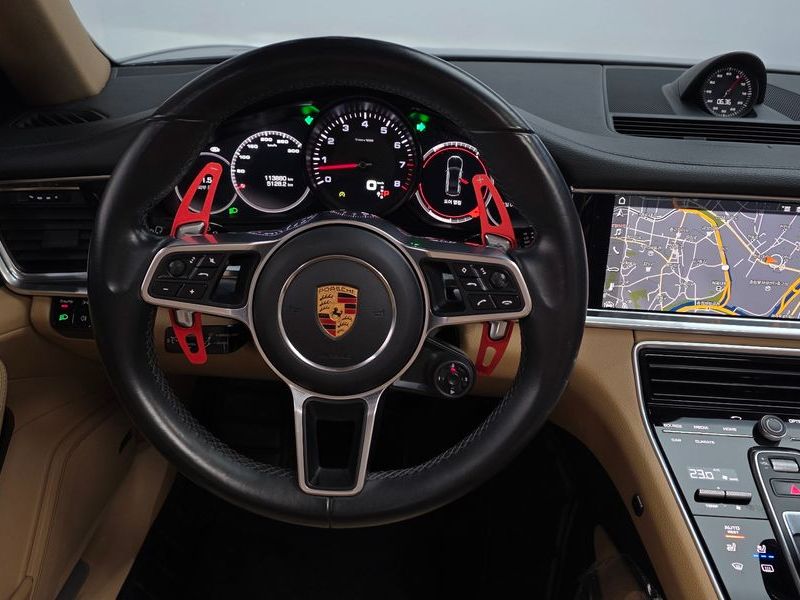 2018 Porsche Panamera 3.0 AWD photo 13