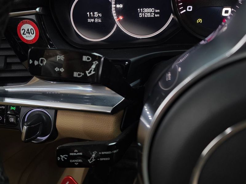 2018 Porsche Panamera 3.0 AWD photo 30