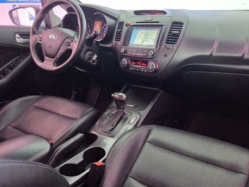 2014 Kia K3 Diesel Luxury photo 11