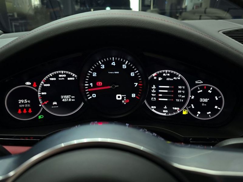 2023 Porsche Cayenne 3.0 COUPE PLATINUM EDITION photo 8