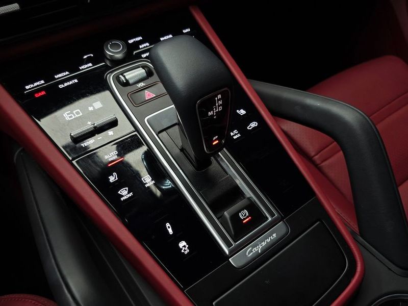 2023 Porsche Cayenne 3.0 COUPE PLATINUM EDITION photo 9