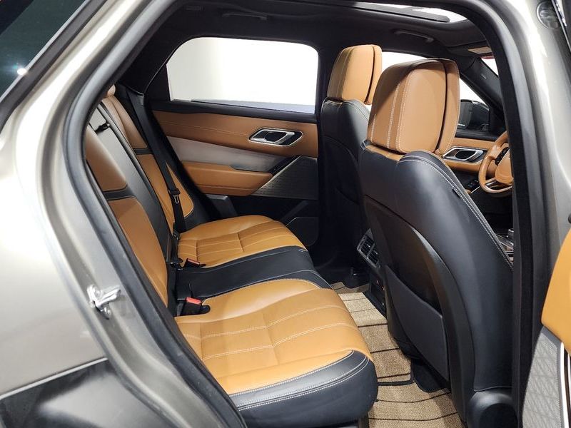 2019 Land Rover Range Rover Velar 3.0 D300 R-Dynamic HSE photo 12