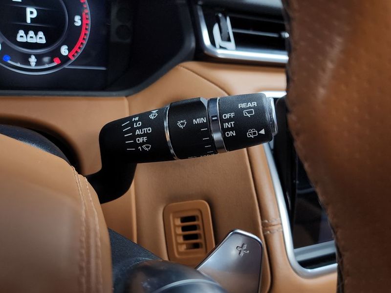 2019 Land Rover Range Rover Velar 3.0 D300 R-Dynamic HSE photo 18
