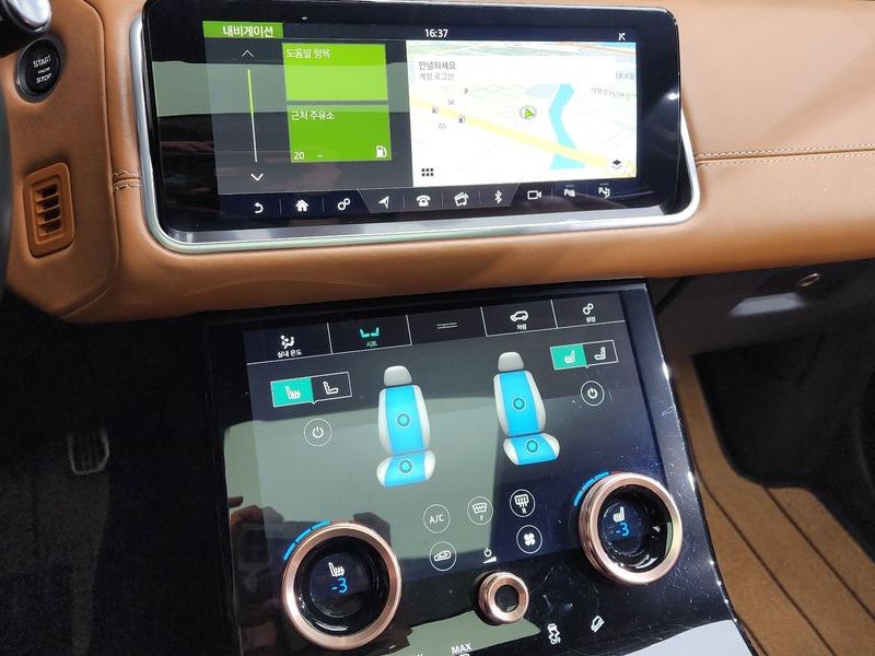 2019 Land Rover Range Rover Velar 3.0 D300 R-Dynamic HSE photo 29