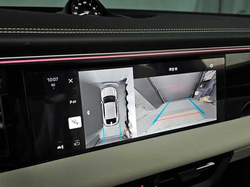 2025 Porsche Macan 4S photo 15