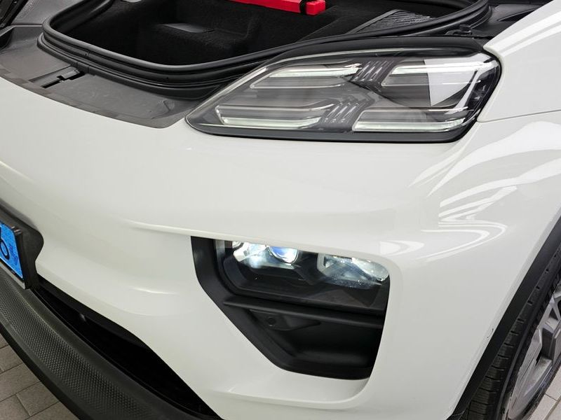 2025 Porsche Macan 4S photo 22