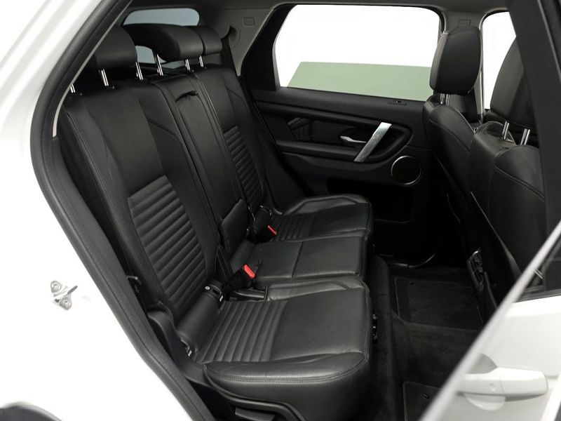 2020 Land Rover Discovery Sport P250 SE photo 11