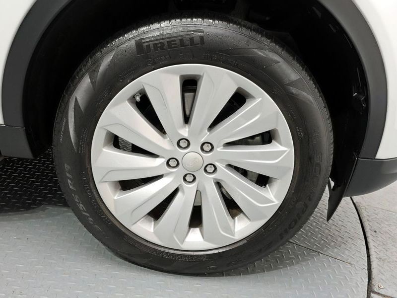 2020 Land Rover Discovery Sport P250 SE photo 21