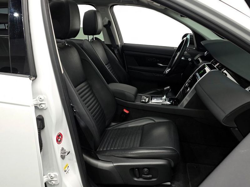 2020 Land Rover Discovery Sport P250 SE photo 26