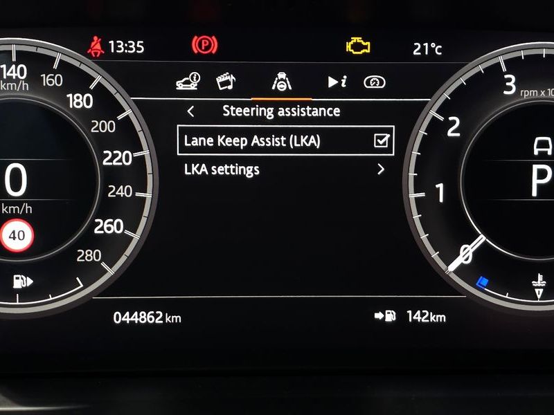 2020 Land Rover Discovery Sport P250 SE photo 29