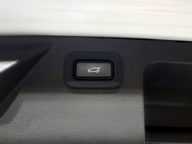 2020 Land Rover Discovery Sport P250 SE photo 30