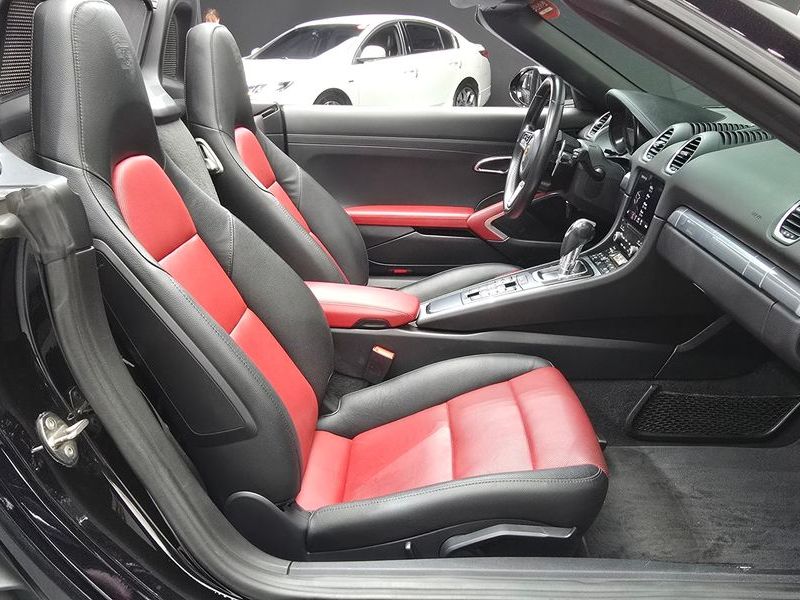 2019 Porsche 718 2.0 photo 11