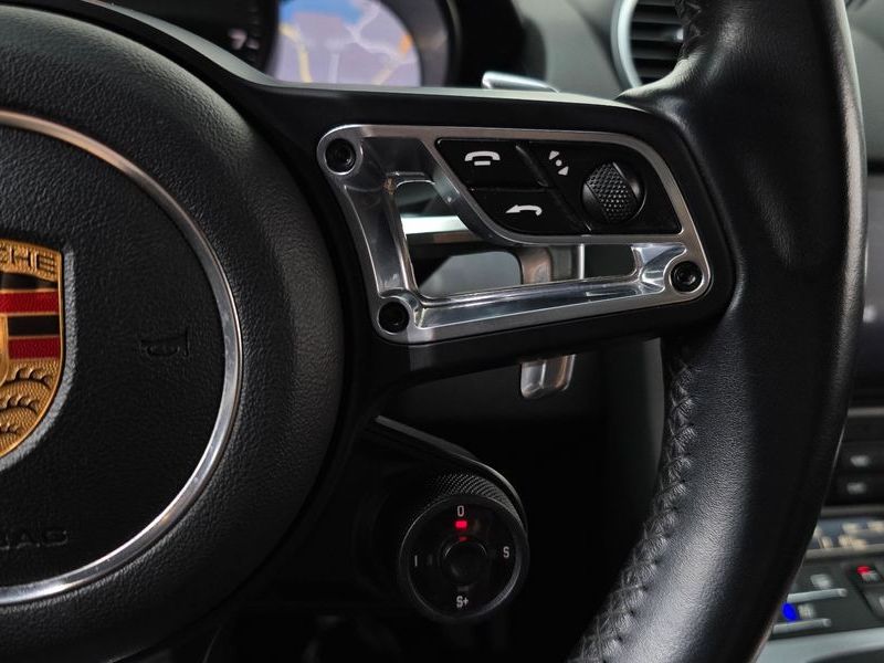 2019 Porsche 718 2.0 photo 17