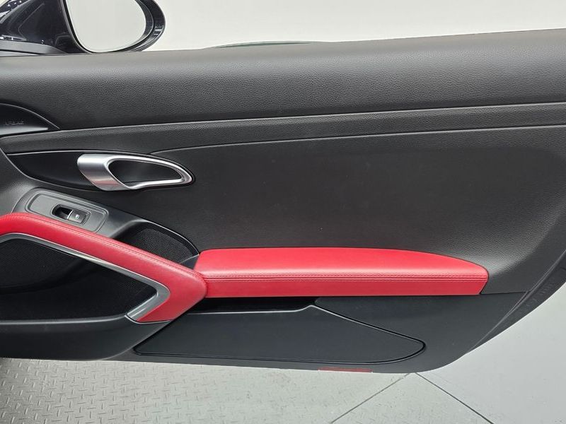 2019 Porsche 718 2.0 photo 24