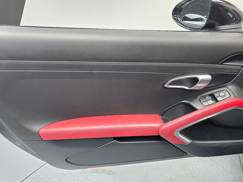 2019 Porsche 718 2.0 photo 25