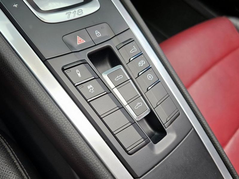 2019 Porsche 718 2.0 photo 29