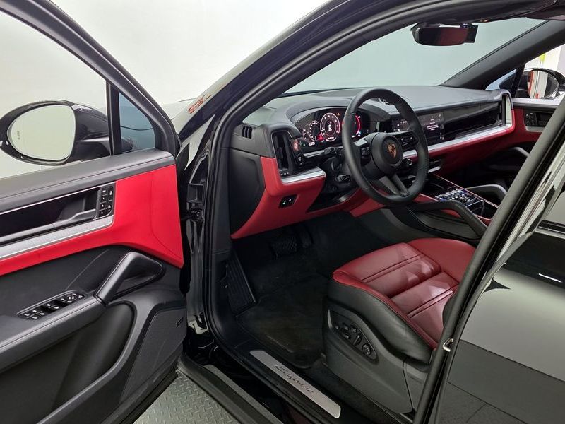 2026 Porsche Cayenne 3.0 Coupe photo 10