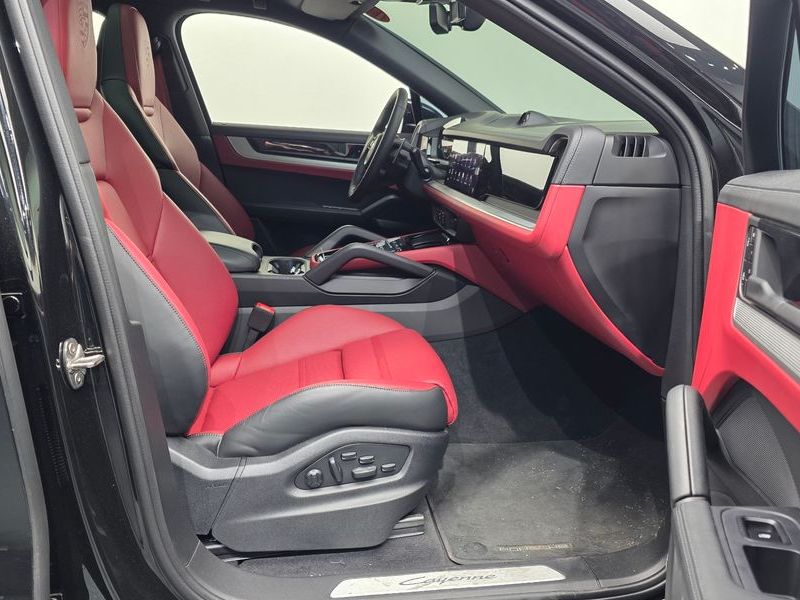 2026 Porsche Cayenne 3.0 Coupe photo 11