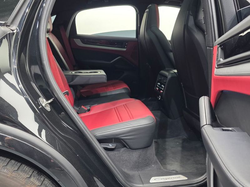 2026 Porsche Cayenne 3.0 Coupe photo 12