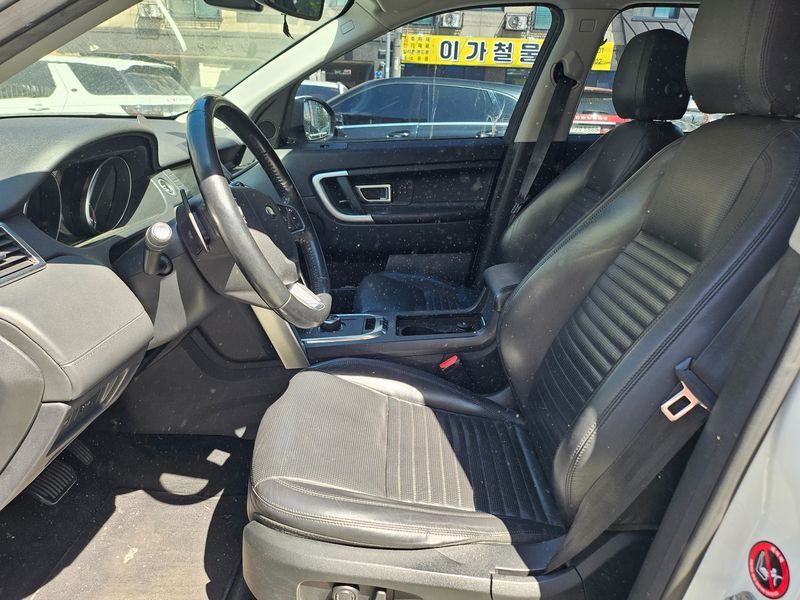 2018 Land Rover Discovery Sport 2.0 TD4 HSE Luxury photo 9