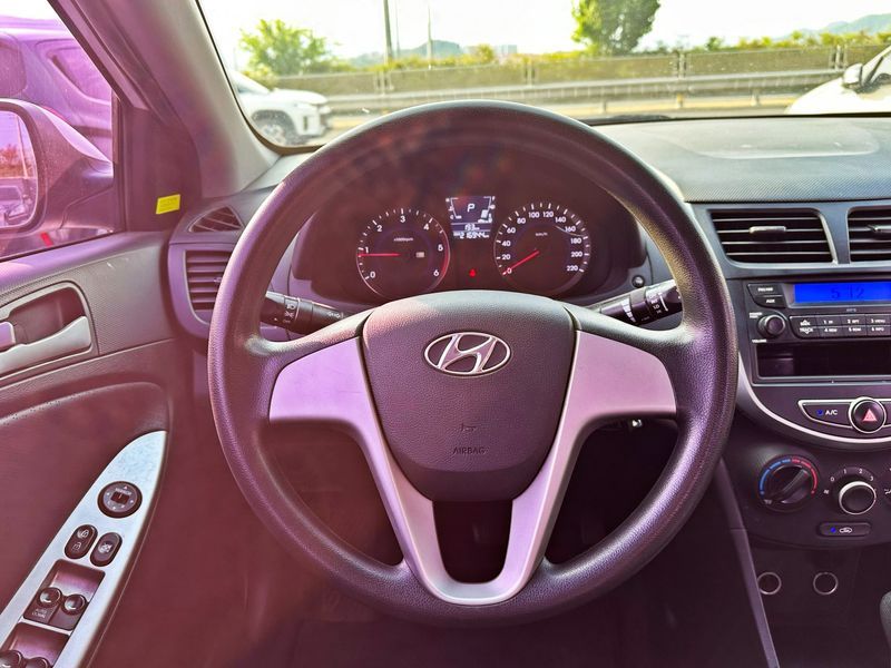 2015 Hyundai 엑센트 Diesel 1.6 VGT Smart photo 14