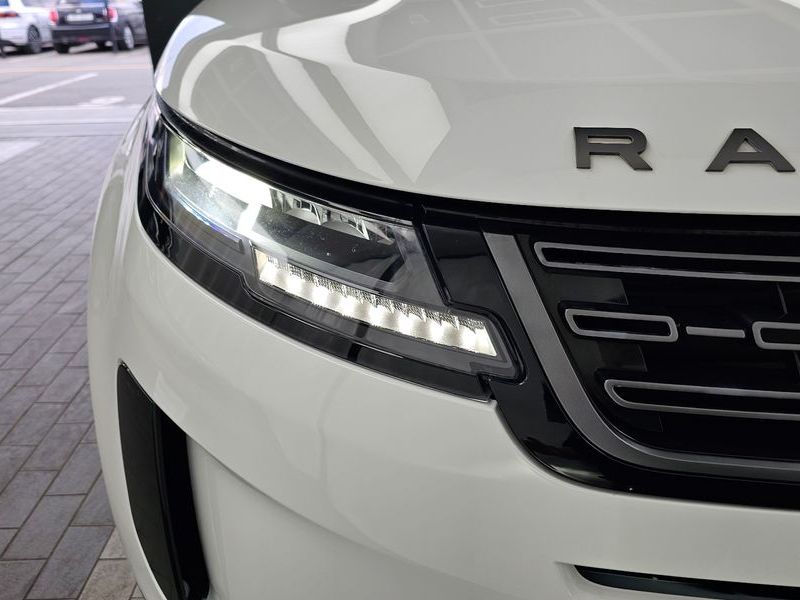 2024 Land Rover Range Rover Evoque P250 S photo 22