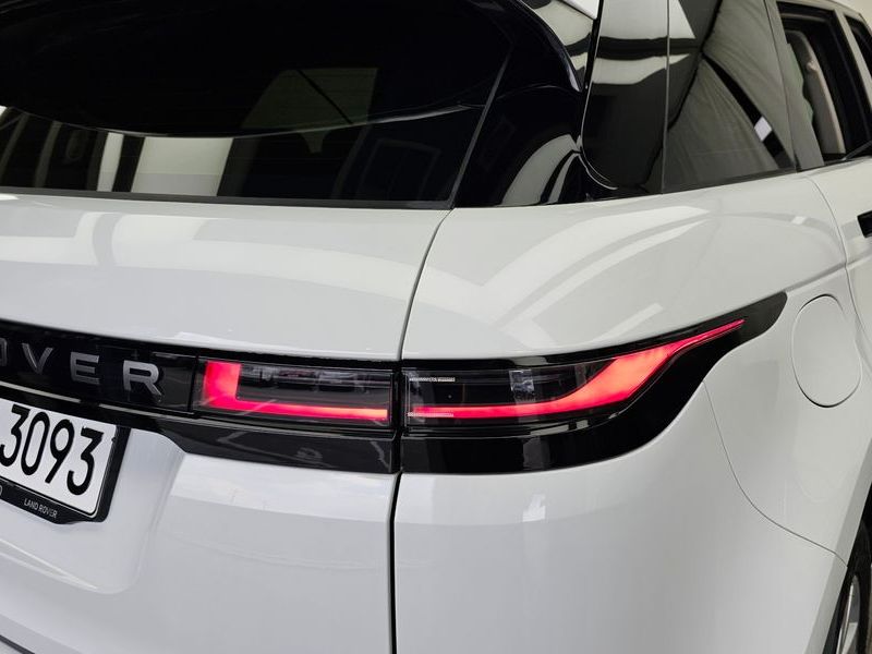 2024 Land Rover Range Rover Evoque P250 S photo 23