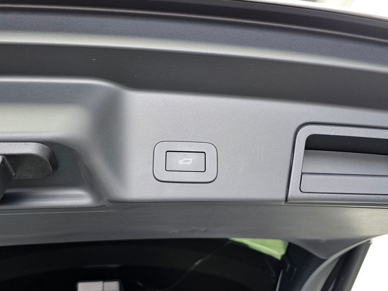 2024 Land Rover Range Rover Evoque P250 S photo 29