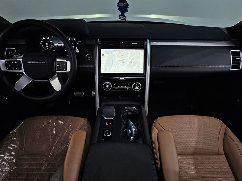 2025 Land Rover Discovery D350 Dynamic HSE photo 7