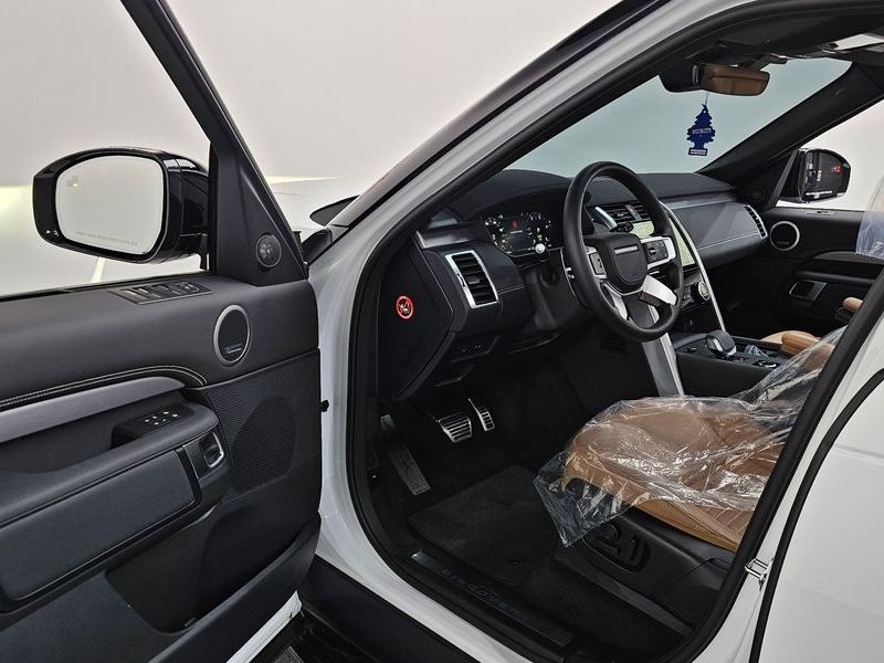 2025 Land Rover Discovery D350 Dynamic HSE photo 10